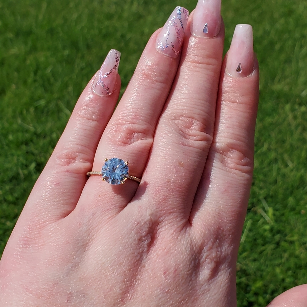 Solitaire engagement ring pave' band gold